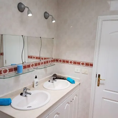 Roque Del Conde With Fantastic Sea View, Terrace, Pool, Wifi, Sat-tv, Garage Nyaraló Costa Adeje (Tenerife)